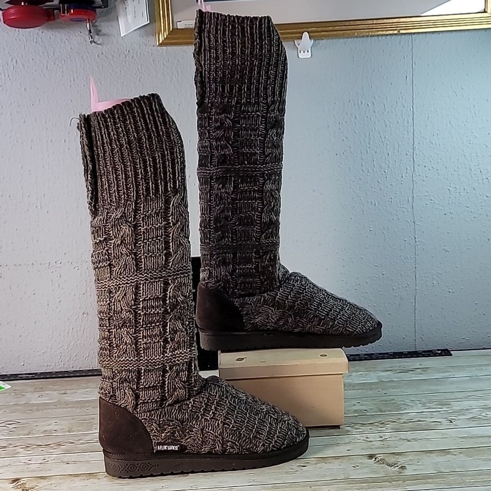 Mukluks Muk Luks Shelly‎ Sweater Cardigan Knit Boots Size 8 Brown Heathered